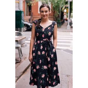 GAL MEETS GLAM SADIE FLORAL DRESS 💖IN STORES💖